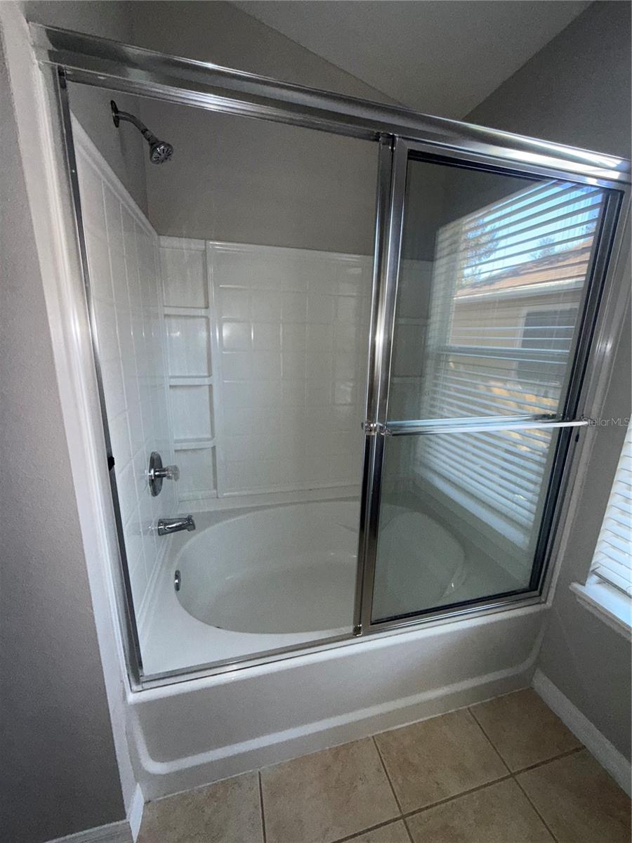 1810 Pine Oak Trl Property Photo 10
