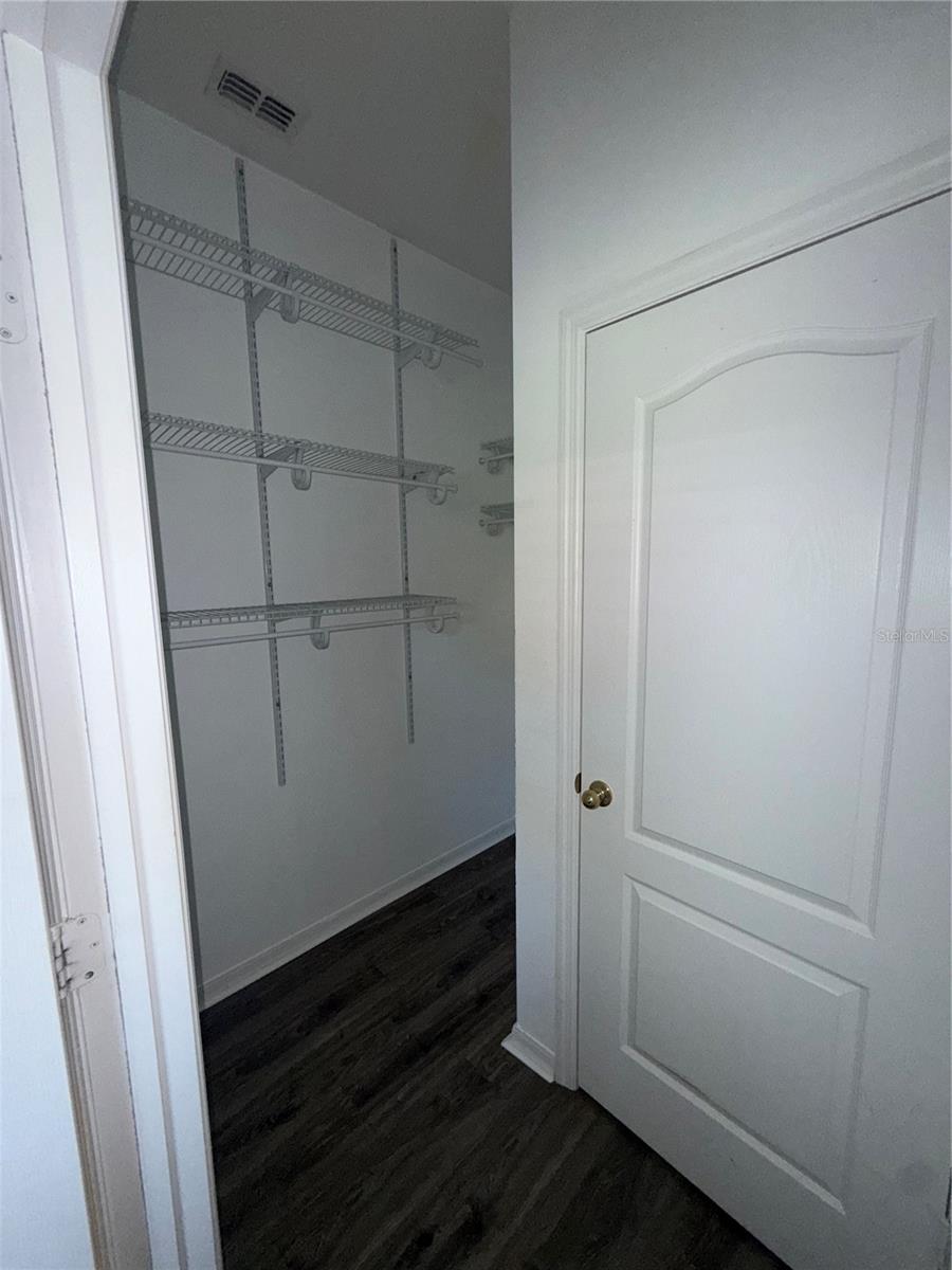 1810 Pine Oak Trl Property Photo 12