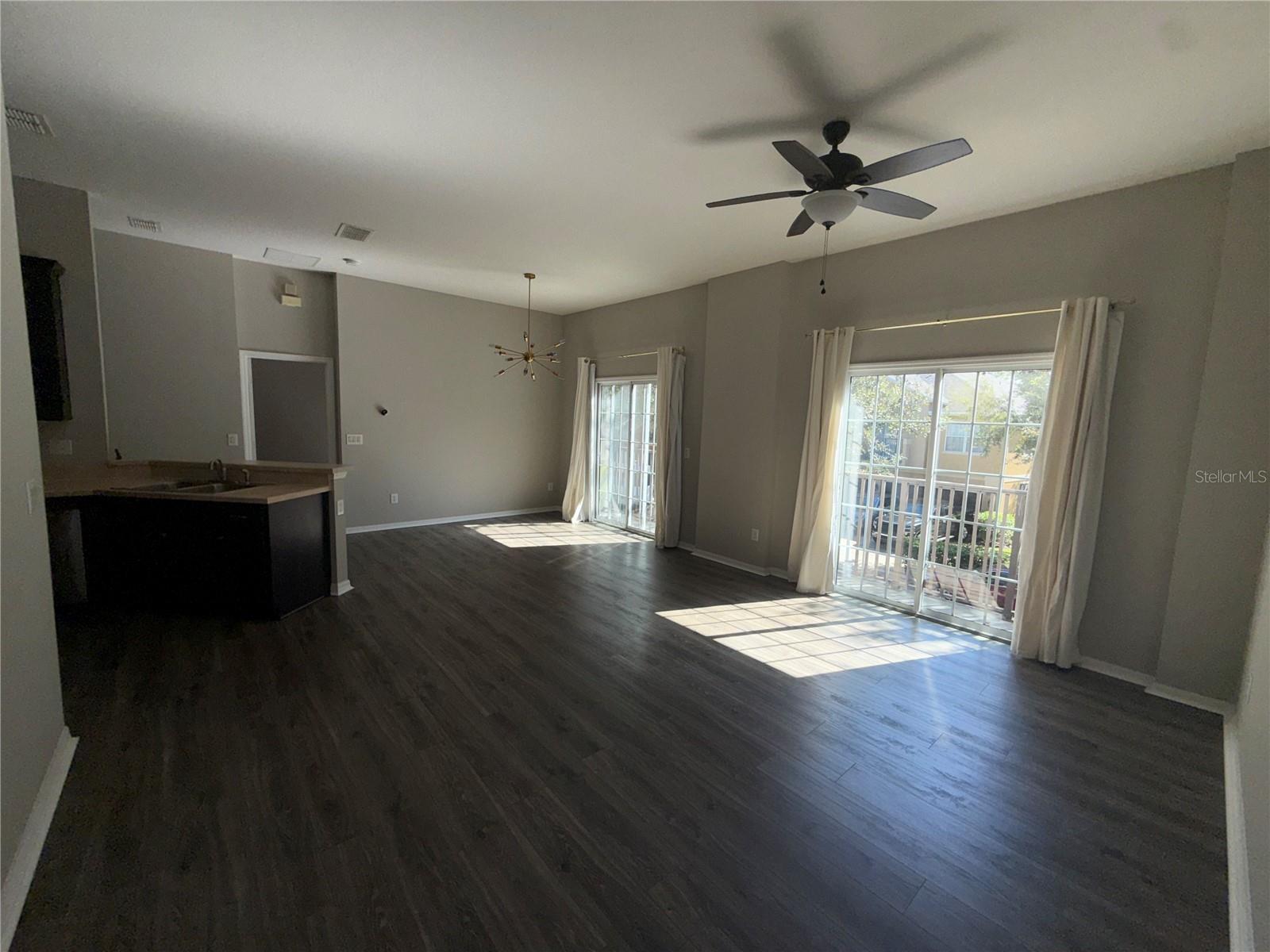 1810 Pine Oak Trl Property Photo 22