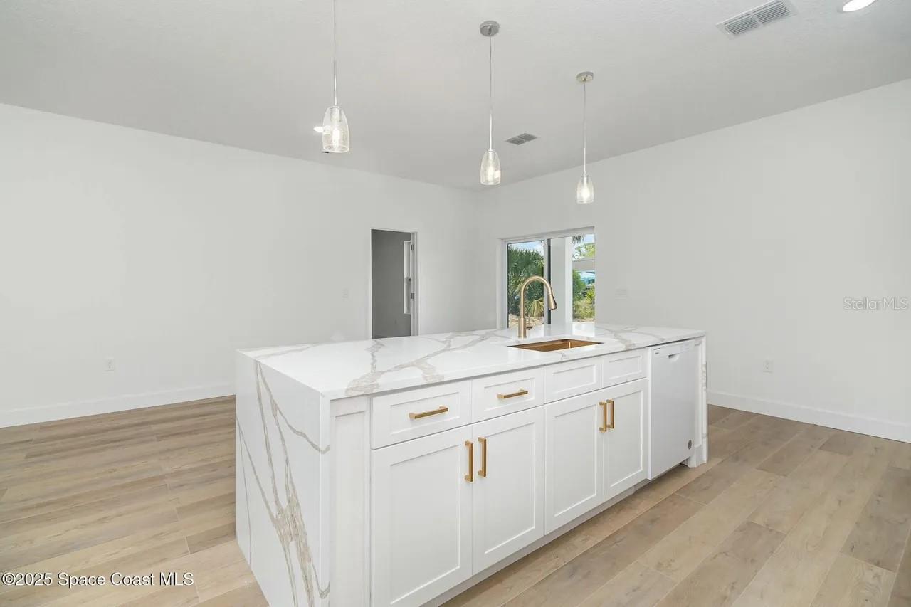 435 Goldsmith Ave Nw Property Photo 6
