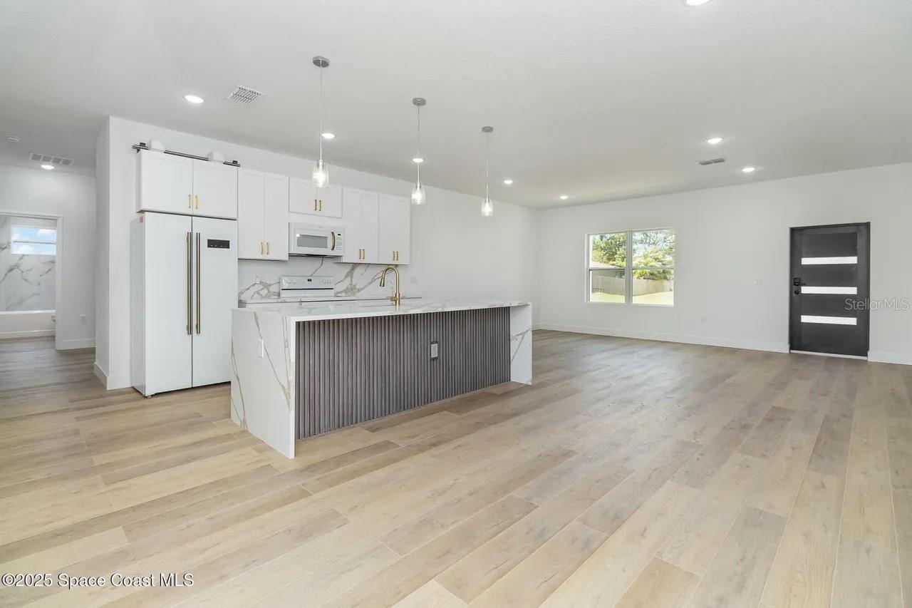 435 Goldsmith Ave Nw Property Photo 8