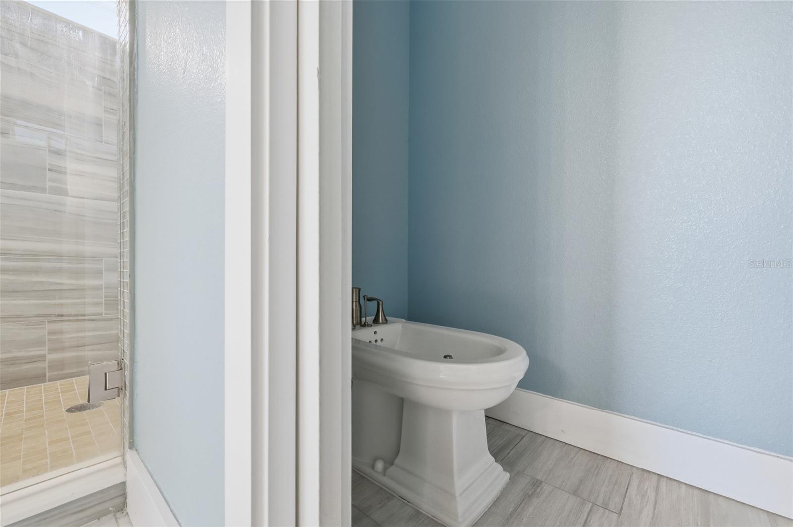 352 Radisson Pl Property Photo 57