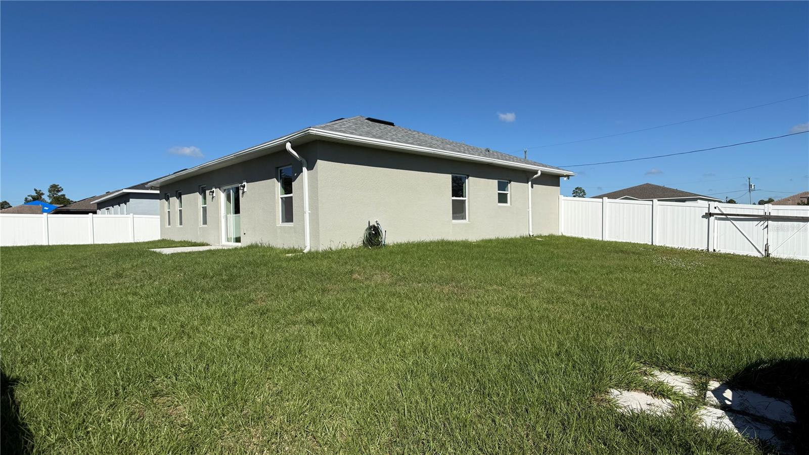 2129 Hibiscus Pl Property Photo 35