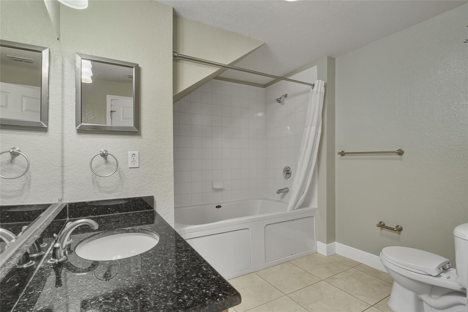 2610 Lodi Cir #106 Property Photo 13