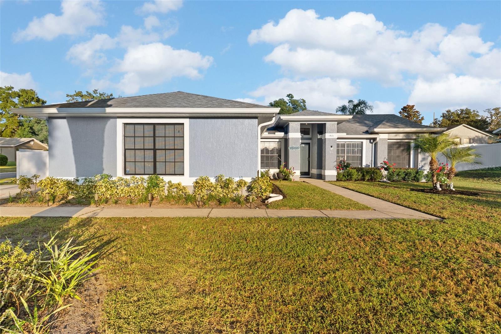 1921 Burberry St Property Photo 2