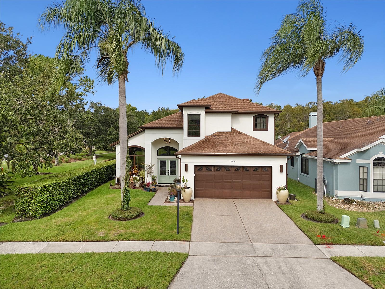 944 MAPLE CREEK DR Property Photo 1
