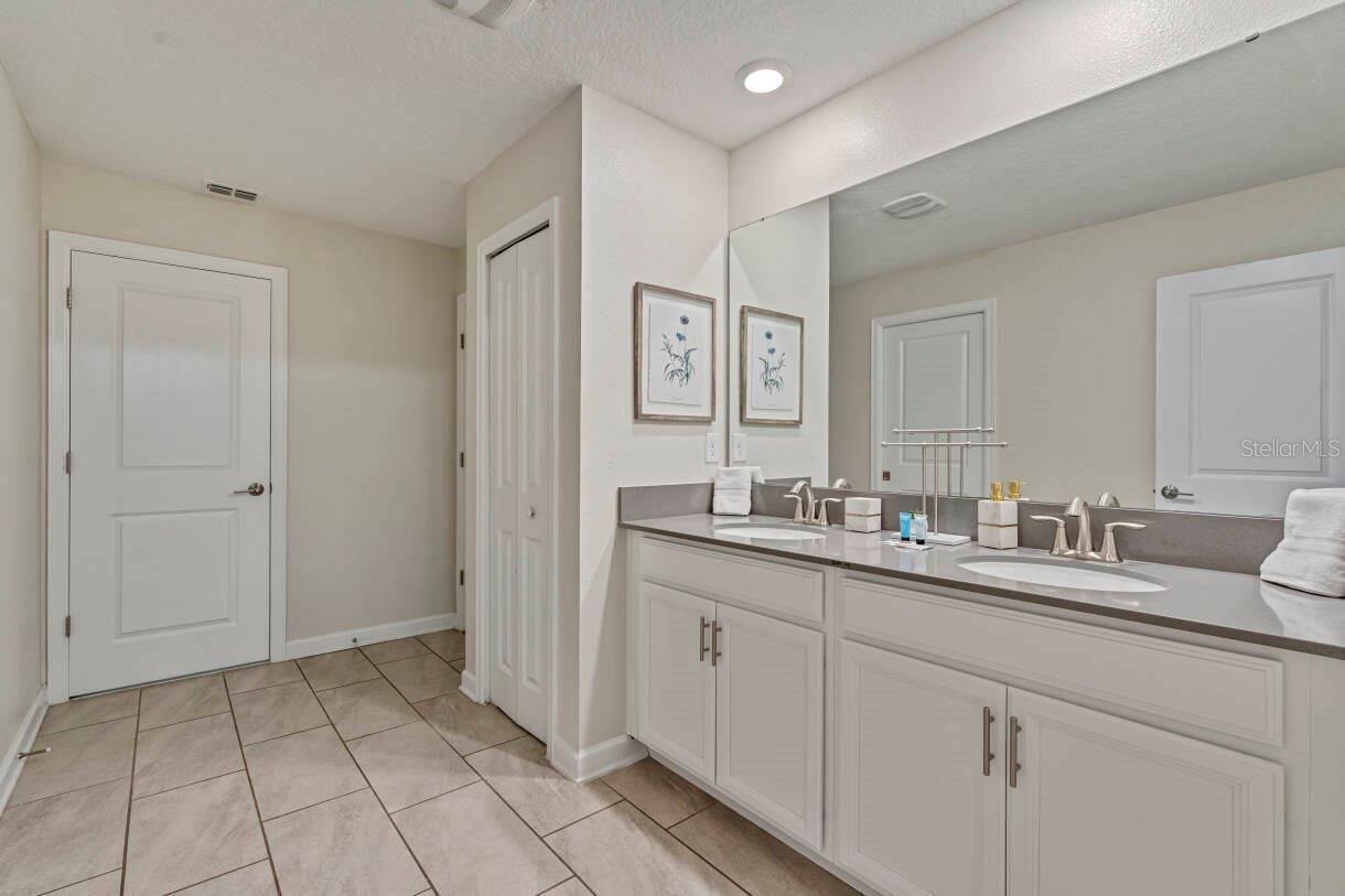 2830 Storey Cove Ave Property Photo 17