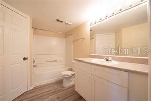 5136 Park Central Dr #215 Property Photo 23