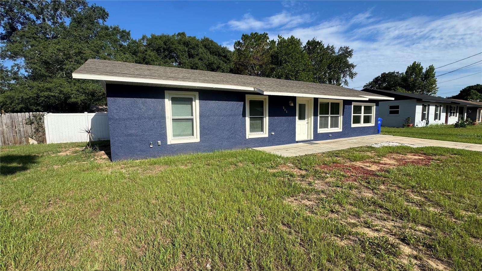 545 Oak Dr Property Photo 1
