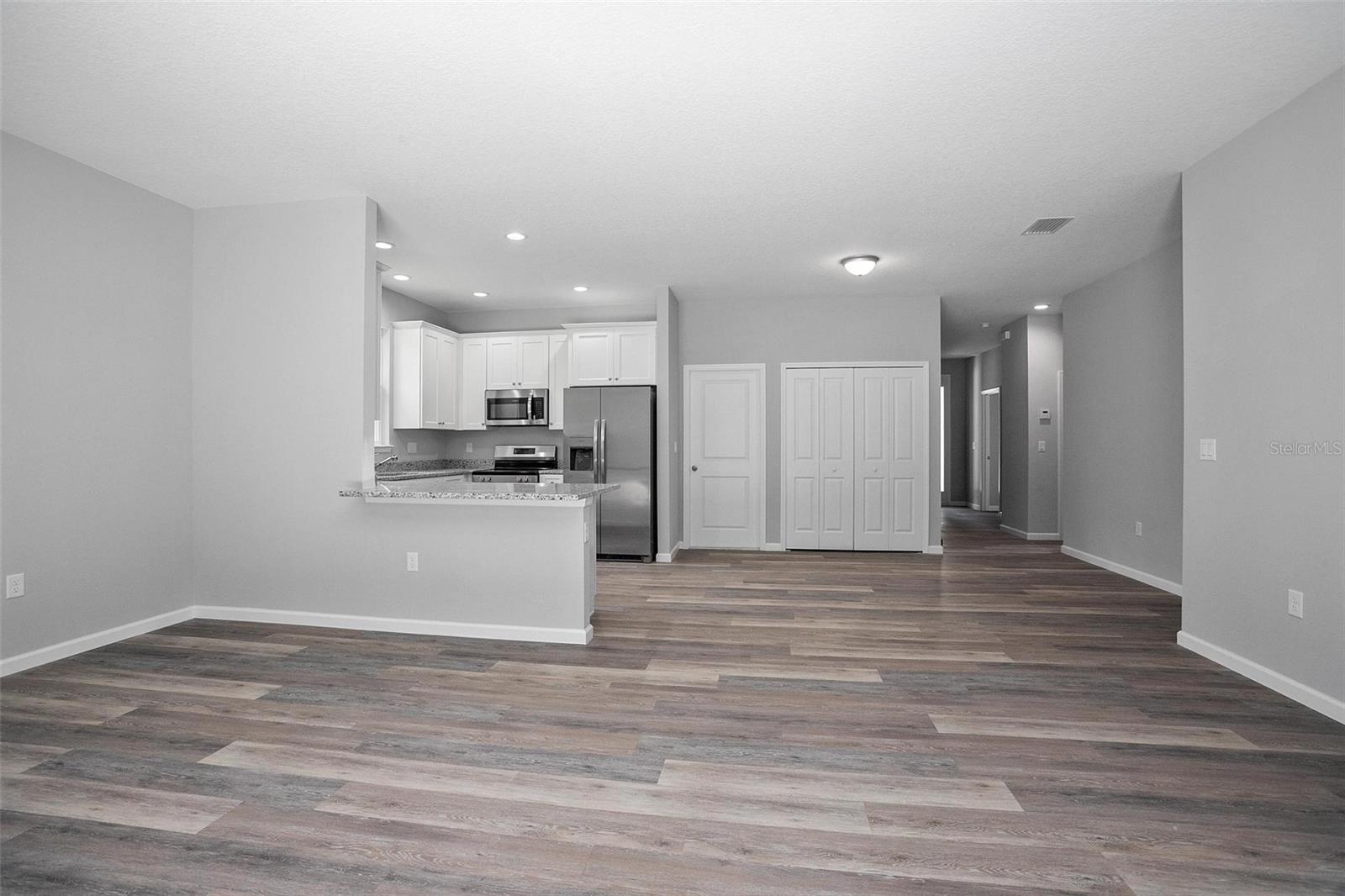 5542 Buckeye Ln Property Photo 8