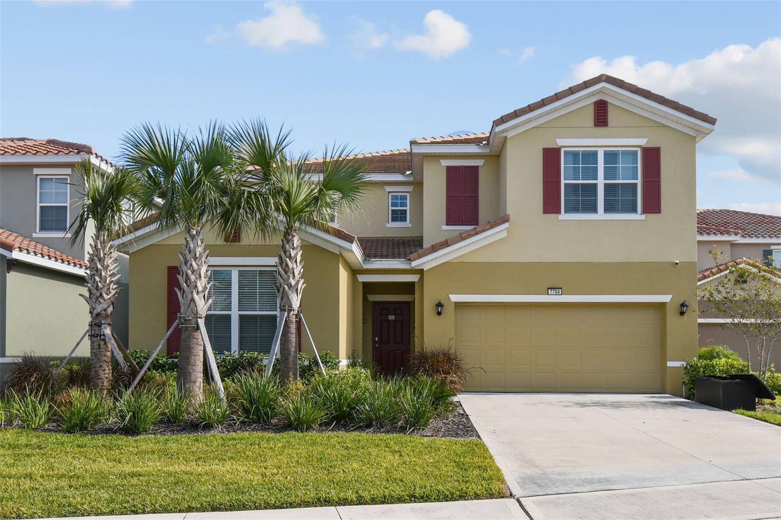 7704 Oakmoss Loop Property Photo 1