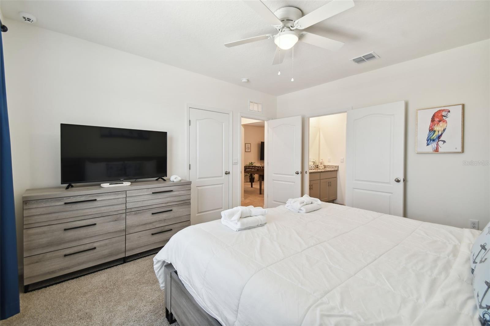 7704 Oakmoss Loop Property Photo 8