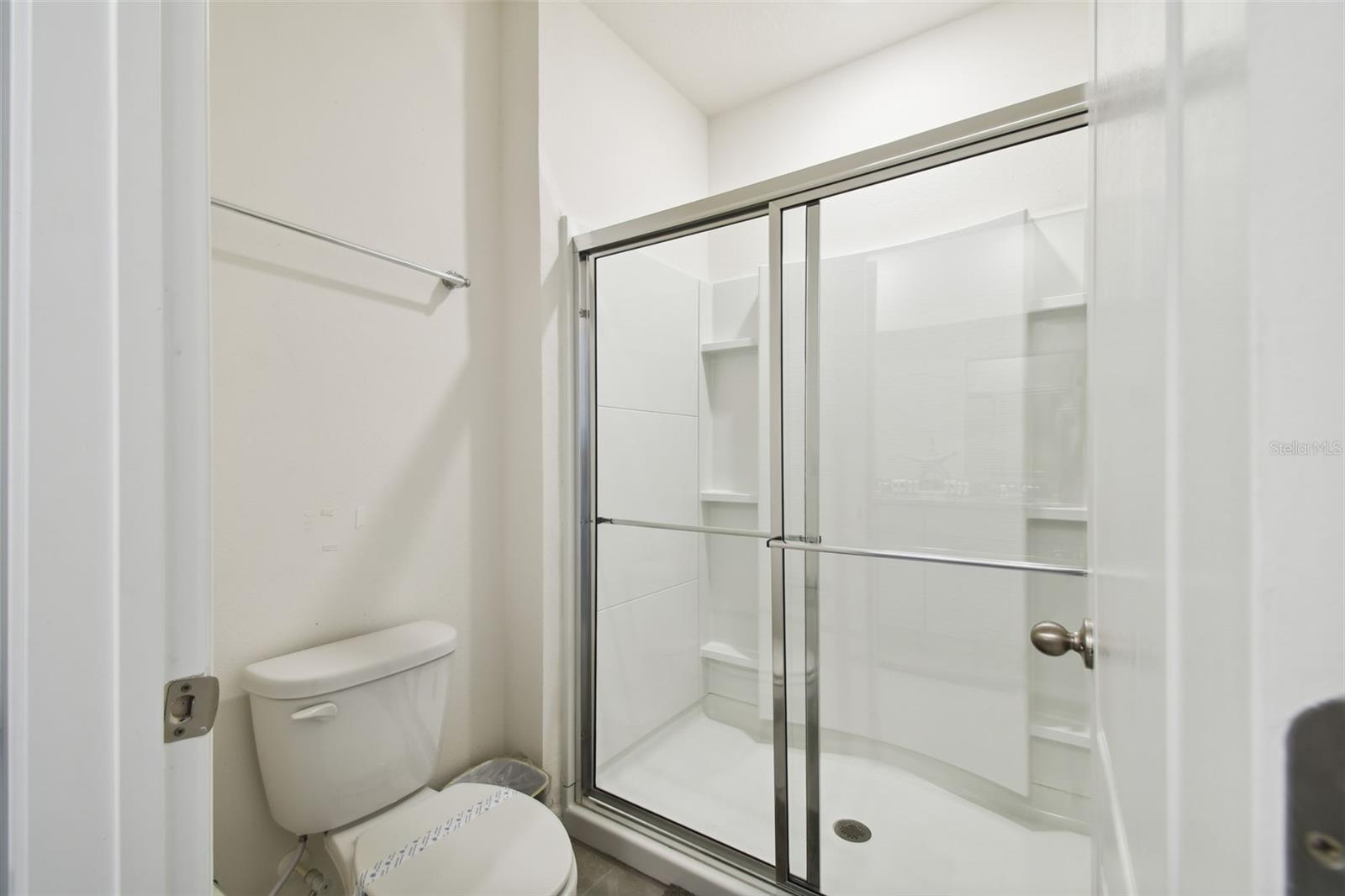 7704 Oakmoss Loop Property Photo 10