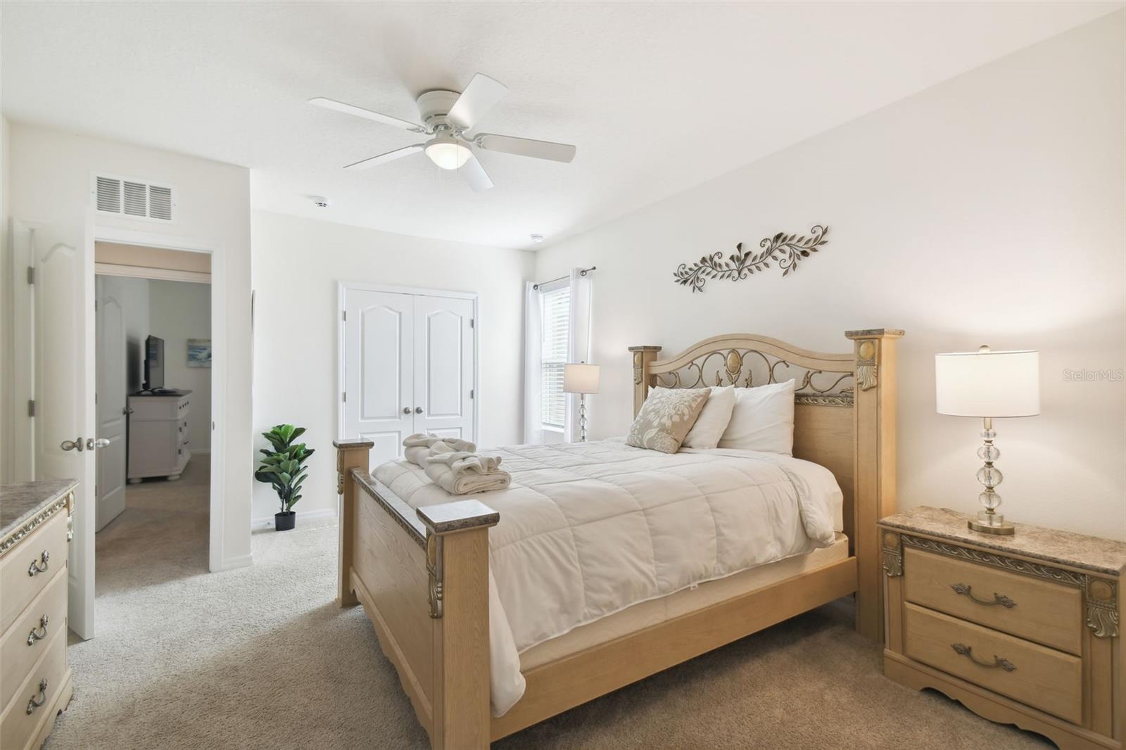 7704 Oakmoss Loop Property Photo 13