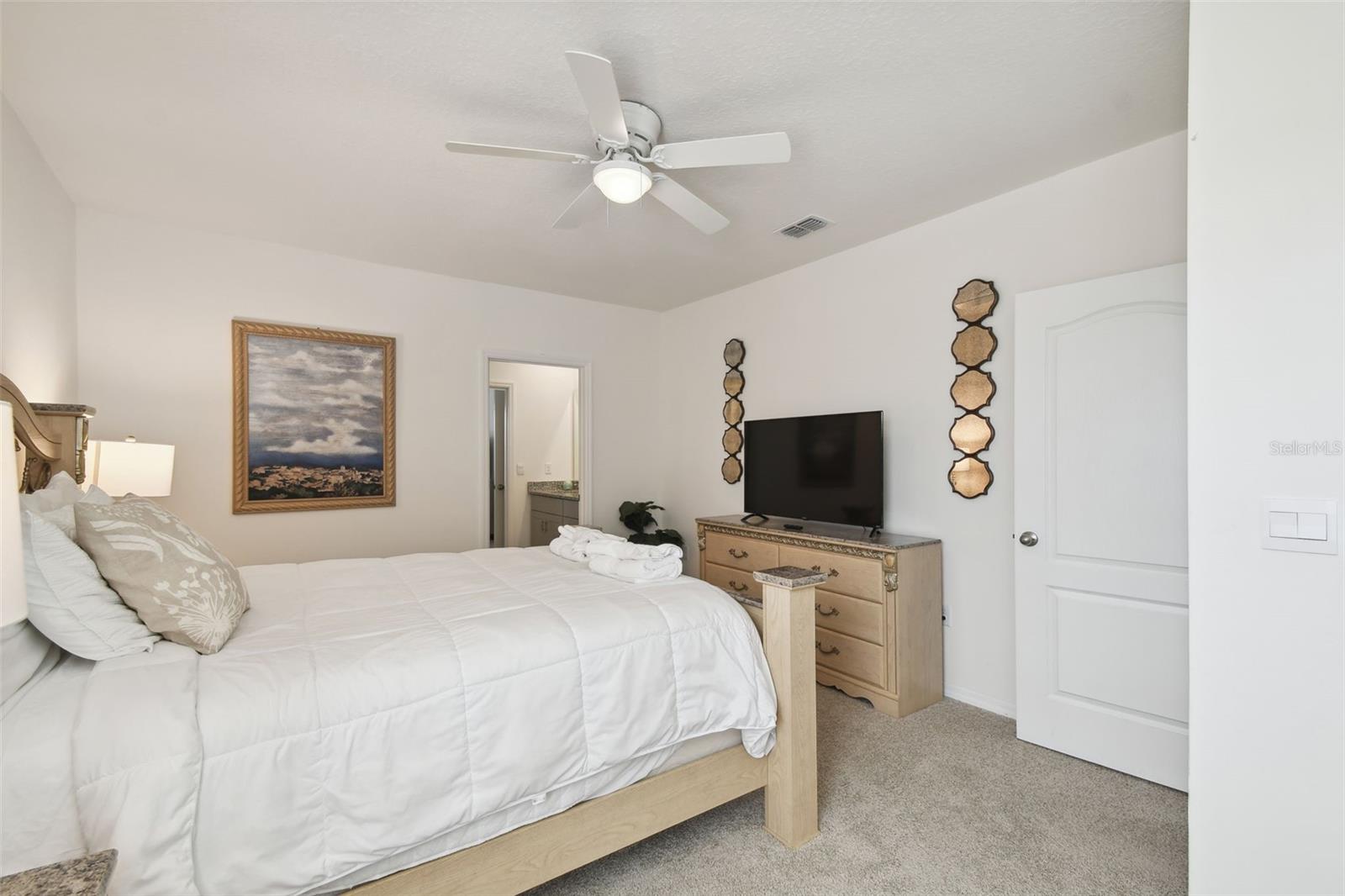 7704 Oakmoss Loop Property Photo 15