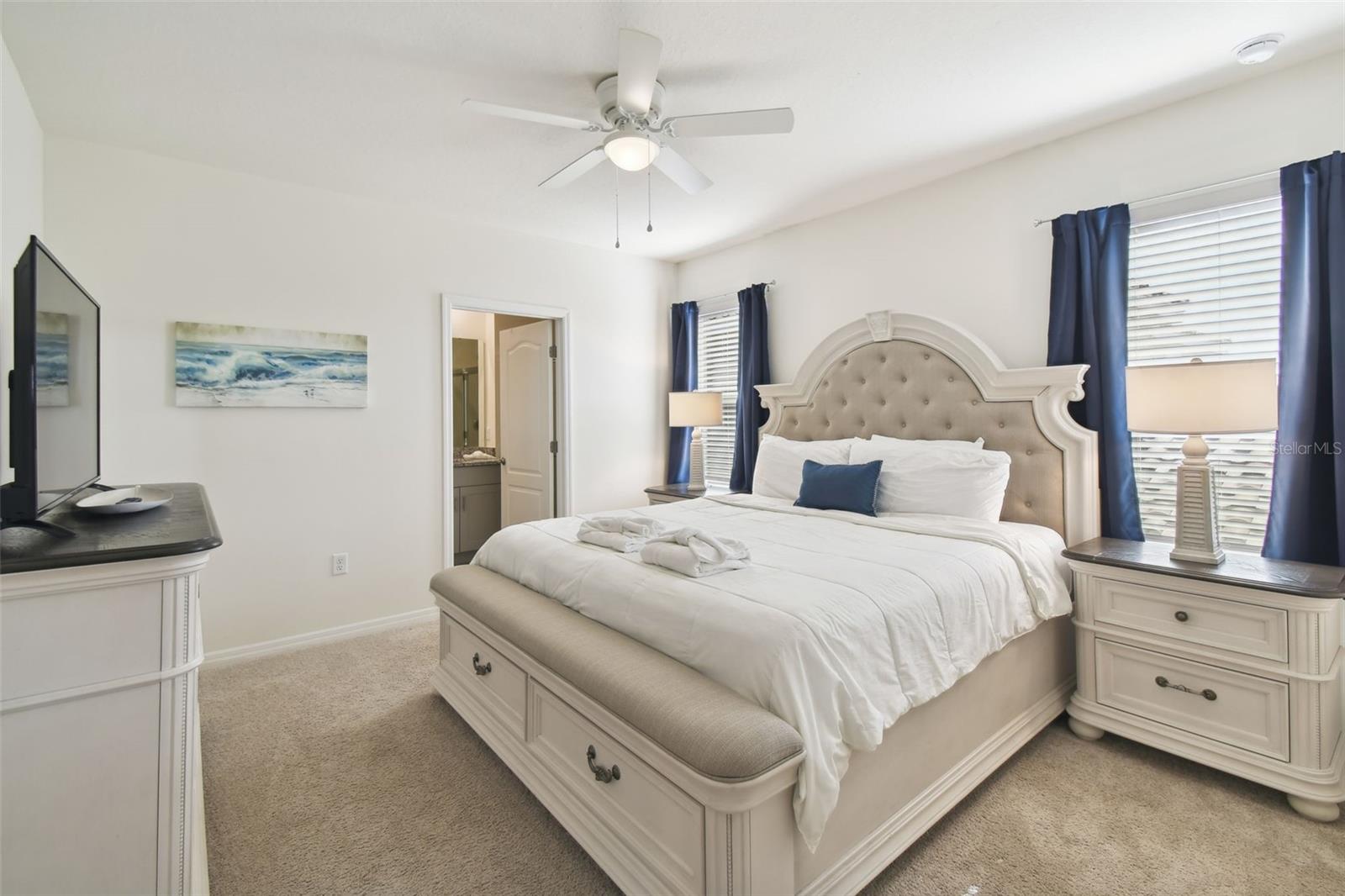 7704 Oakmoss Loop Property Photo 16