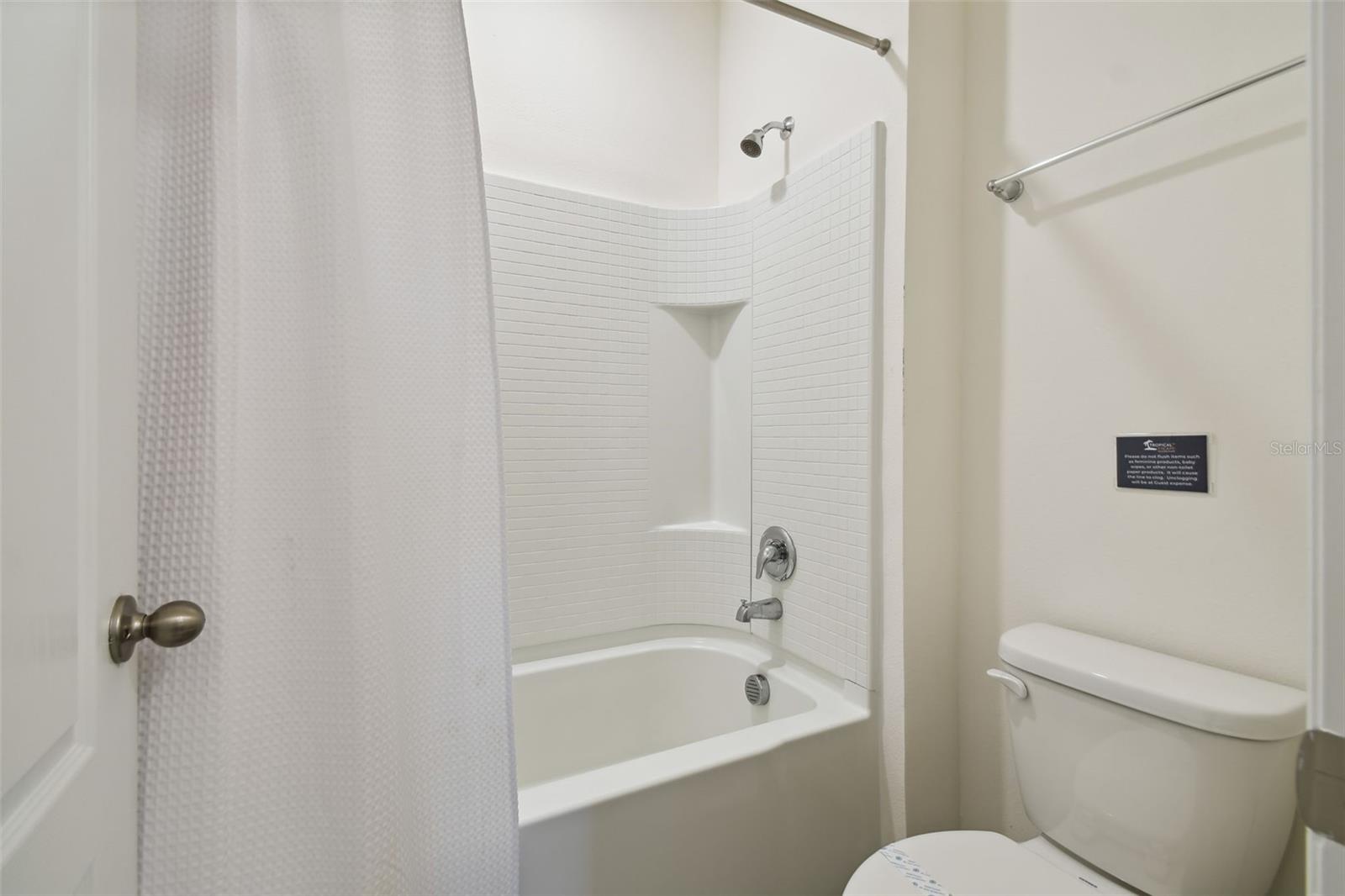 7704 Oakmoss Loop Property Photo 25