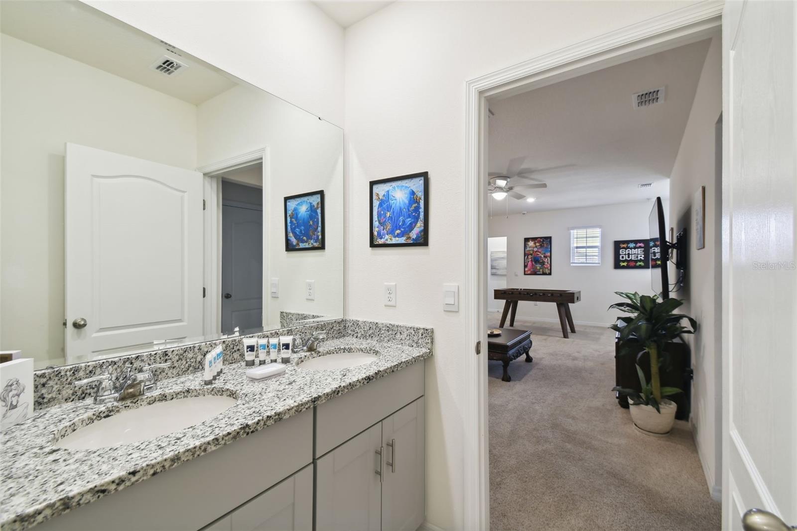 7704 Oakmoss Loop Property Photo 26