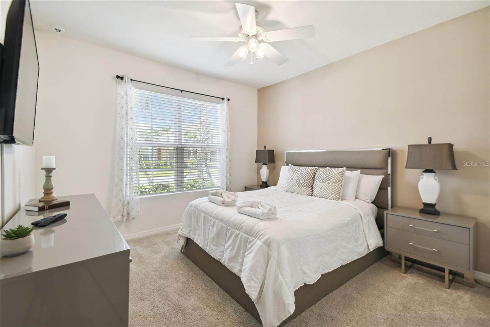 7704 Oakmoss Loop Property Photo 36
