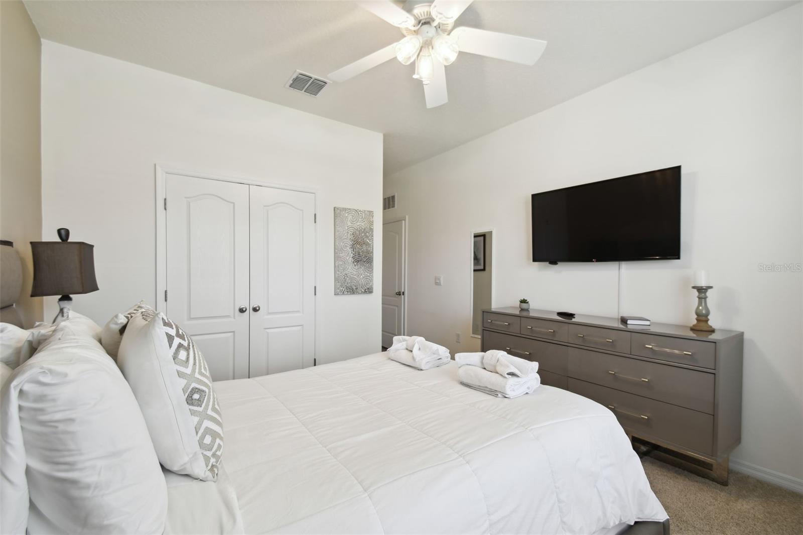 7704 Oakmoss Loop Property Photo 38