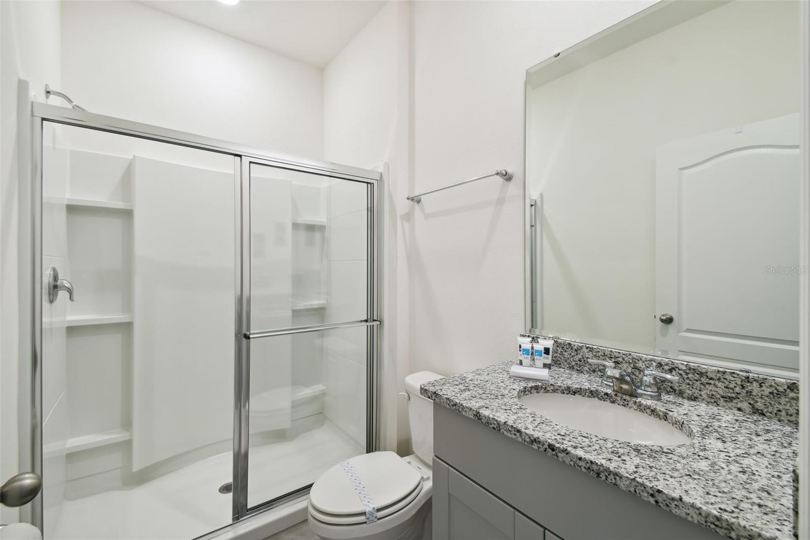 7704 Oakmoss Loop Property Photo 39