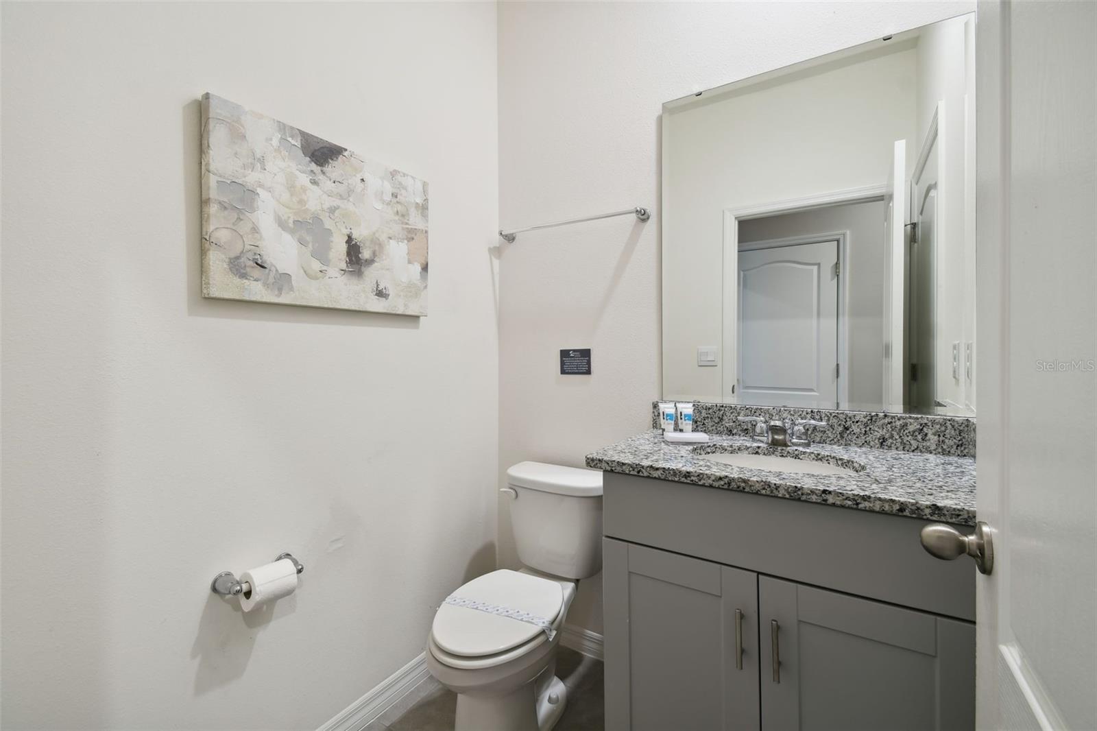 7704 Oakmoss Loop Property Photo 40
