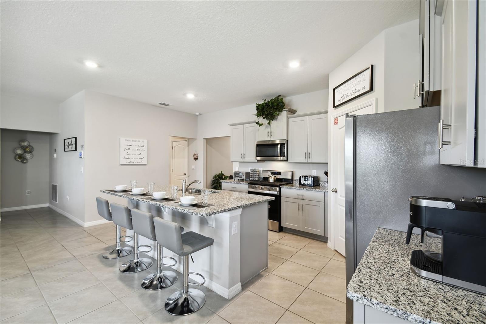 7704 Oakmoss Loop Property Photo 48