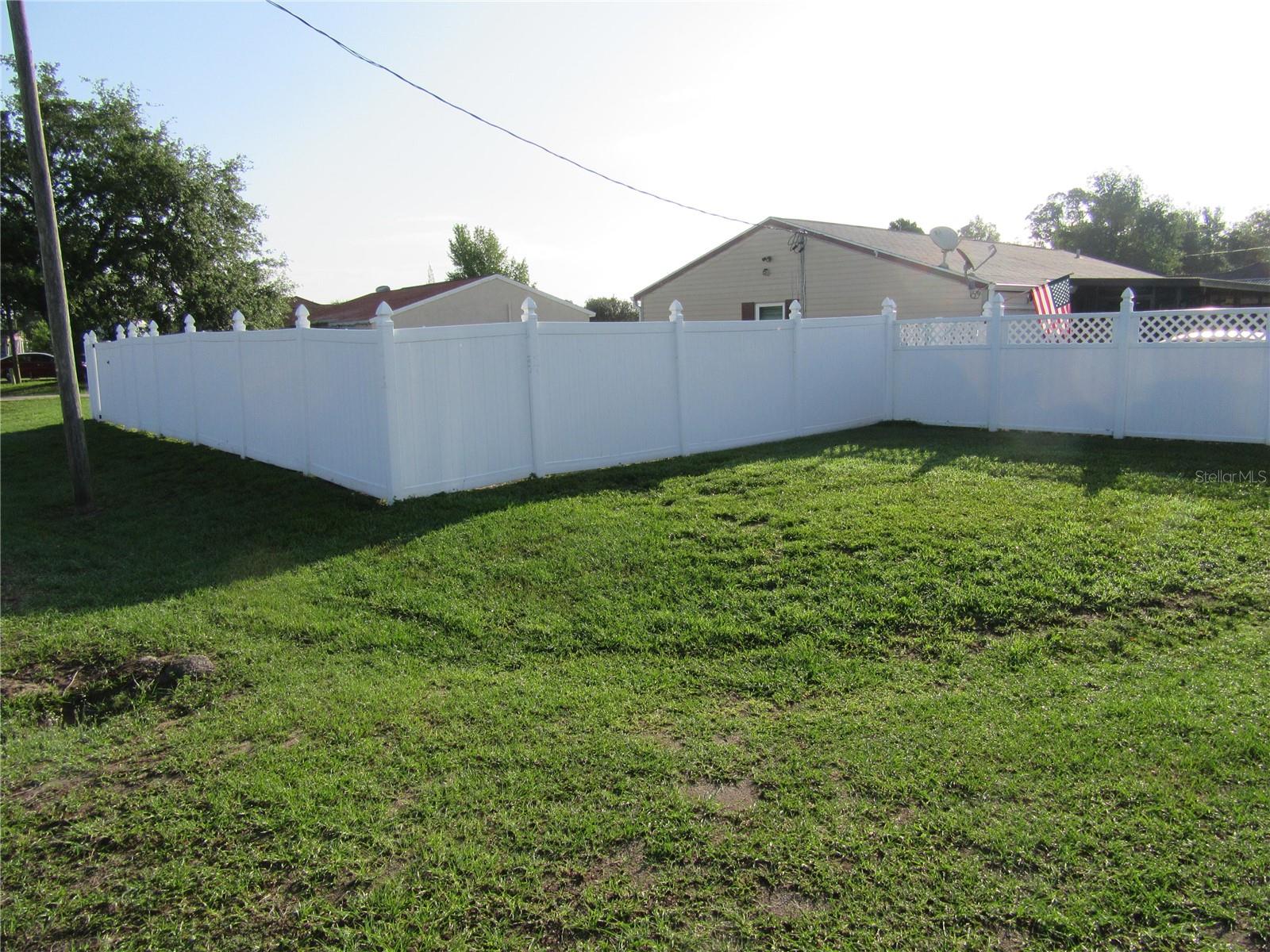 1 Willow Ct Property Photo 4
