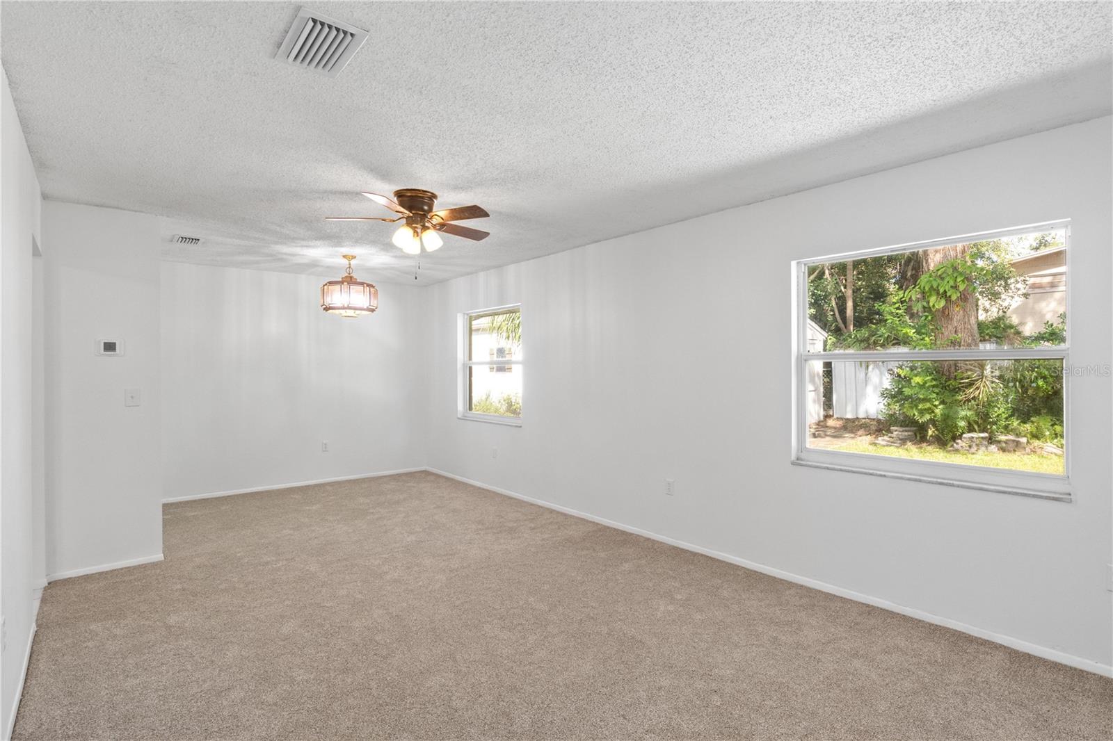 776 Mockingbird Ln Property Photo 6
