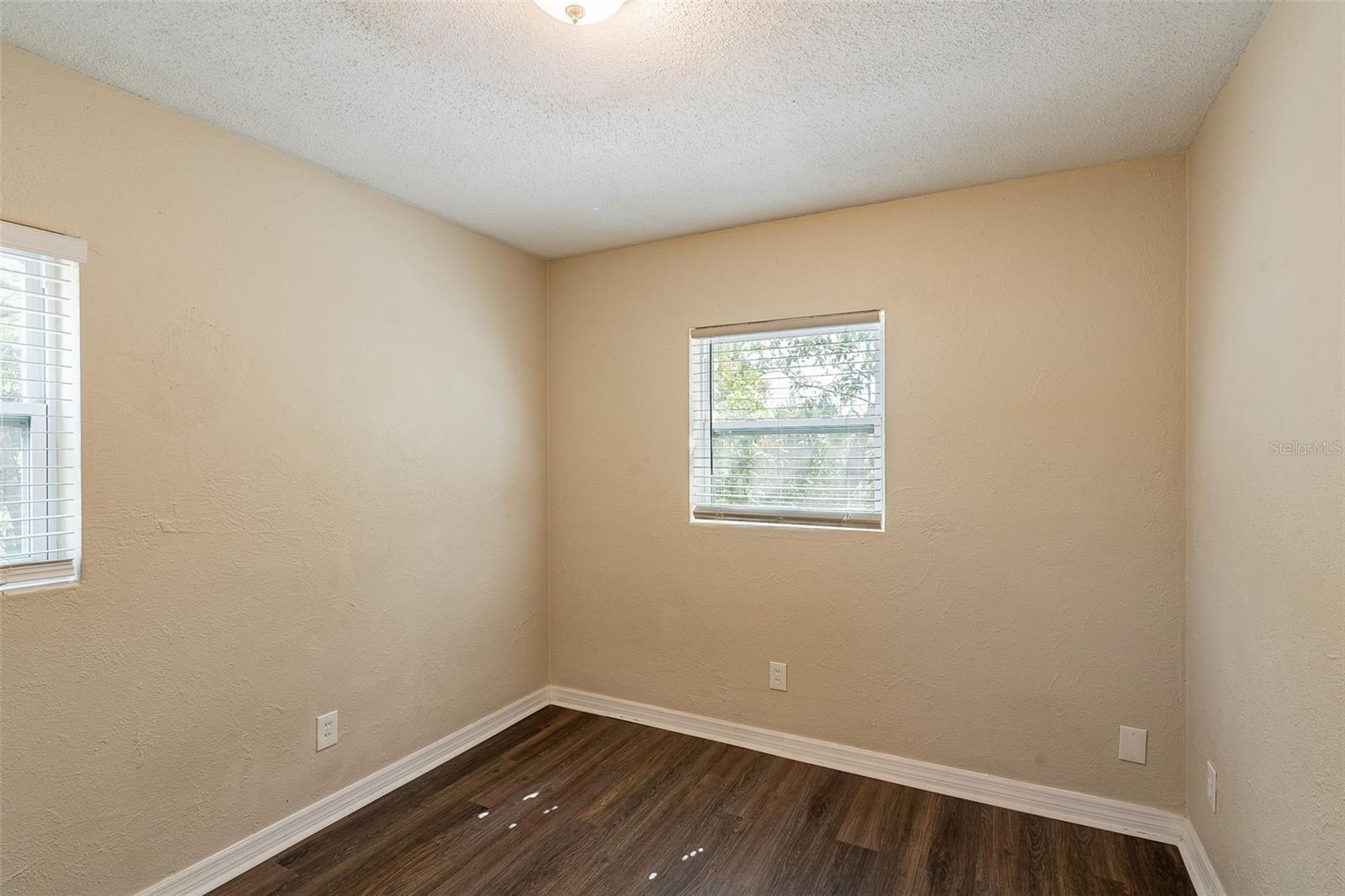 1411 N Powers Dr Property Photo 17