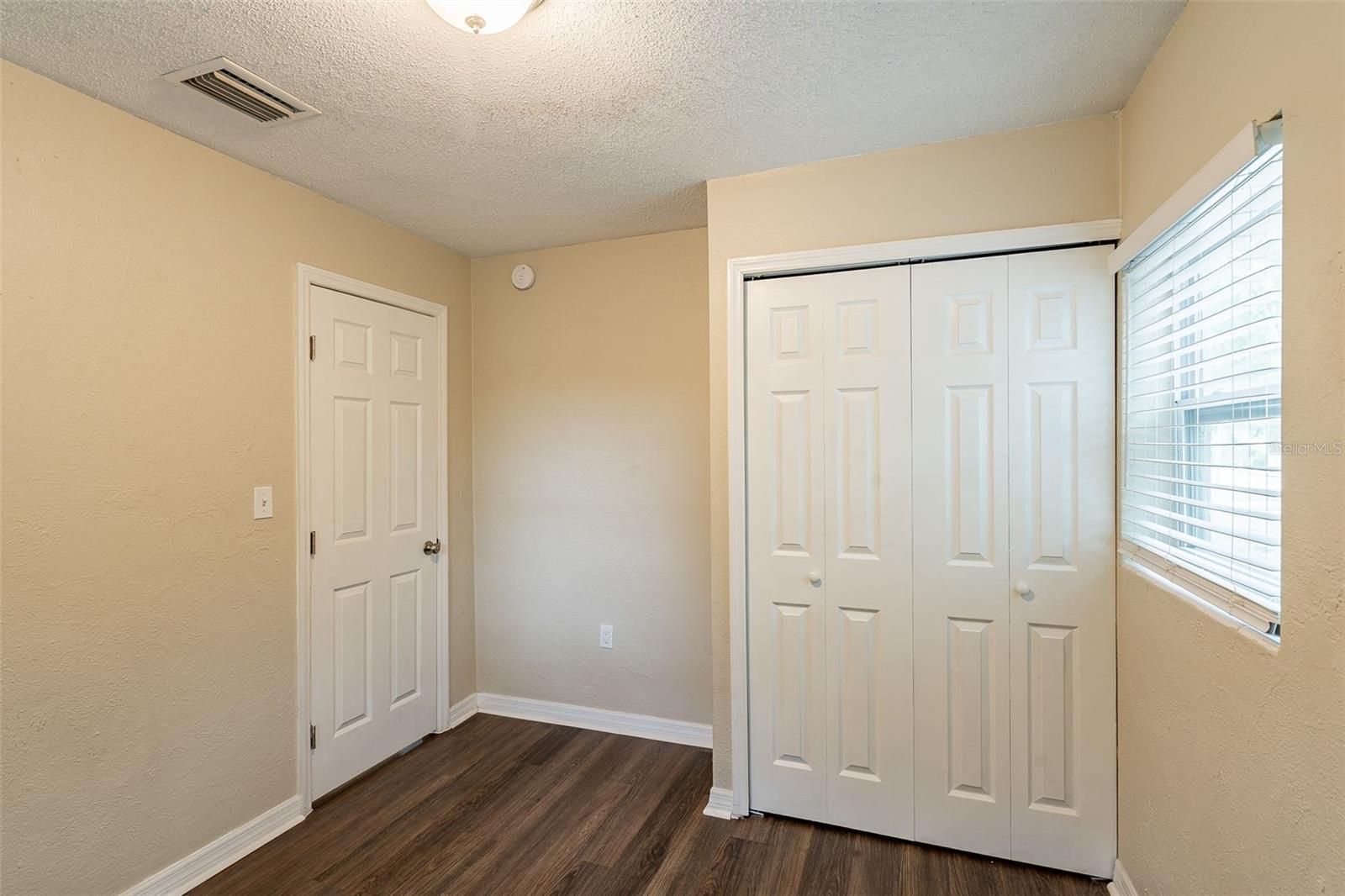 1411 N Powers Dr Property Photo 18