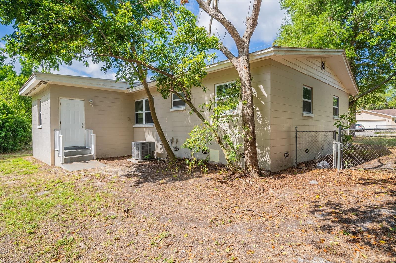1411 N Powers Dr Property Photo 19