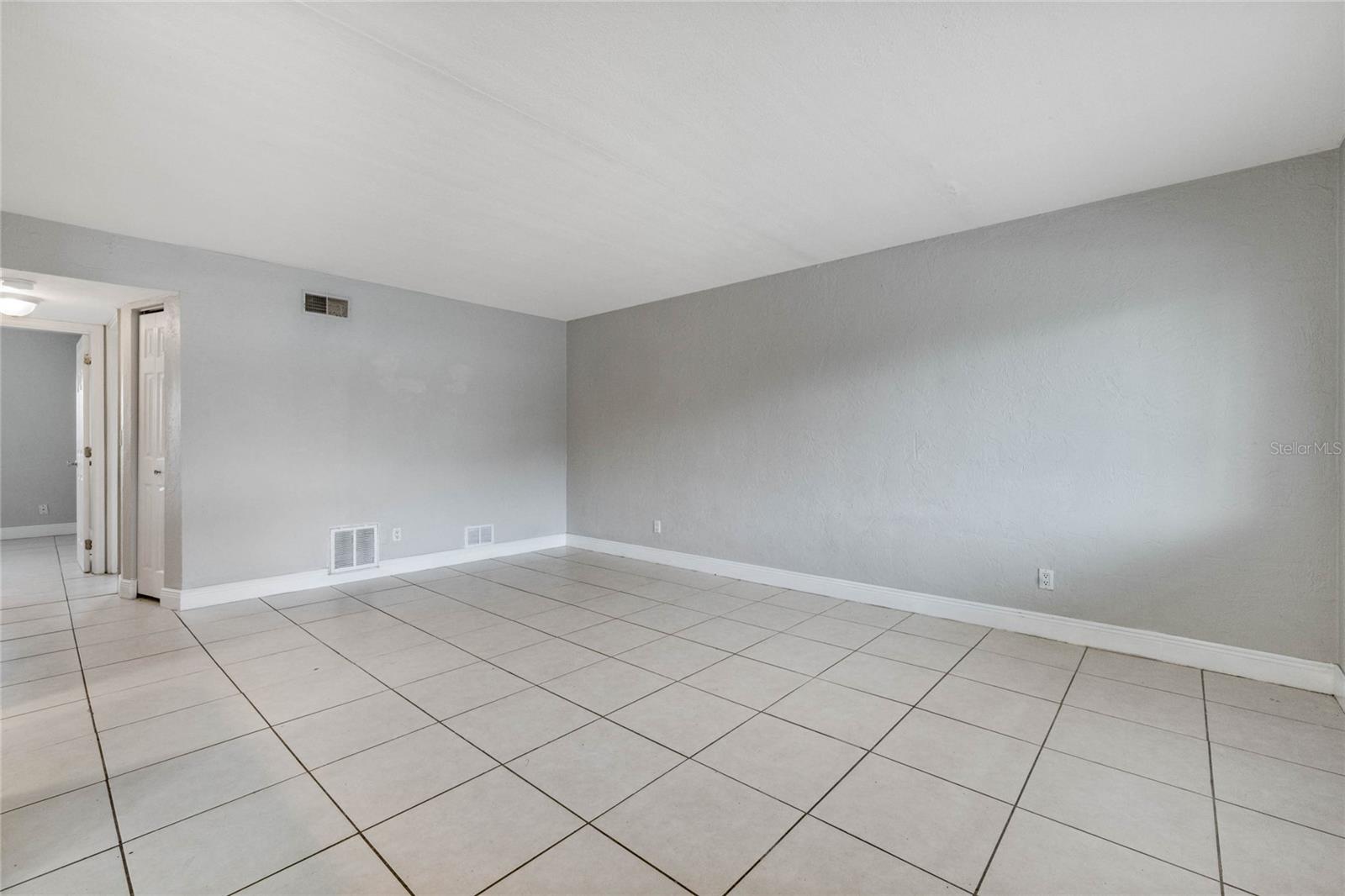 900 S Peninsula Dr #207 Property Photo 4