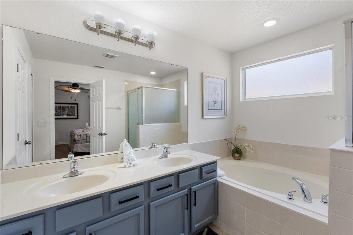 O6354938 Property Photo 10