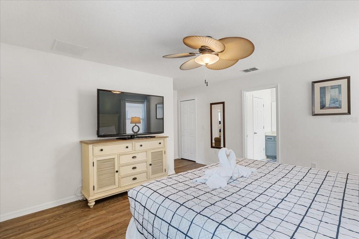 O6354938 Property Photo 17