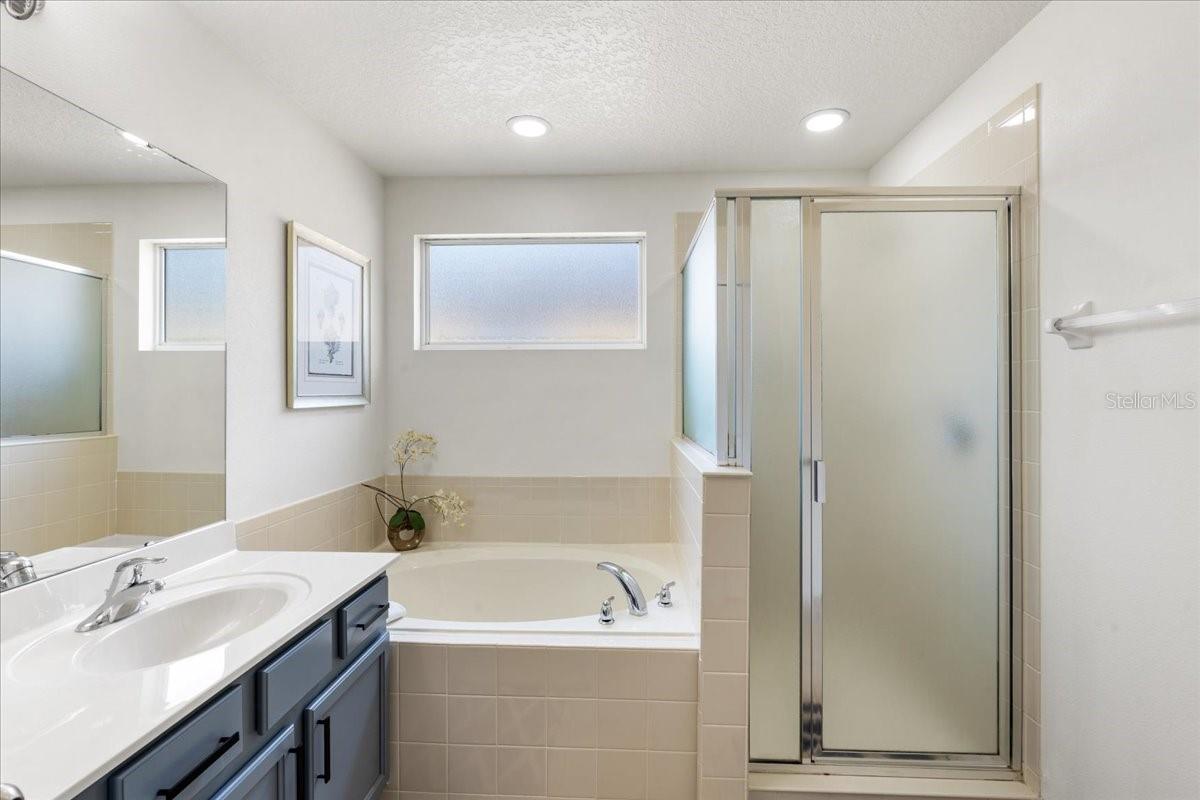 O6354938 Property Photo 18