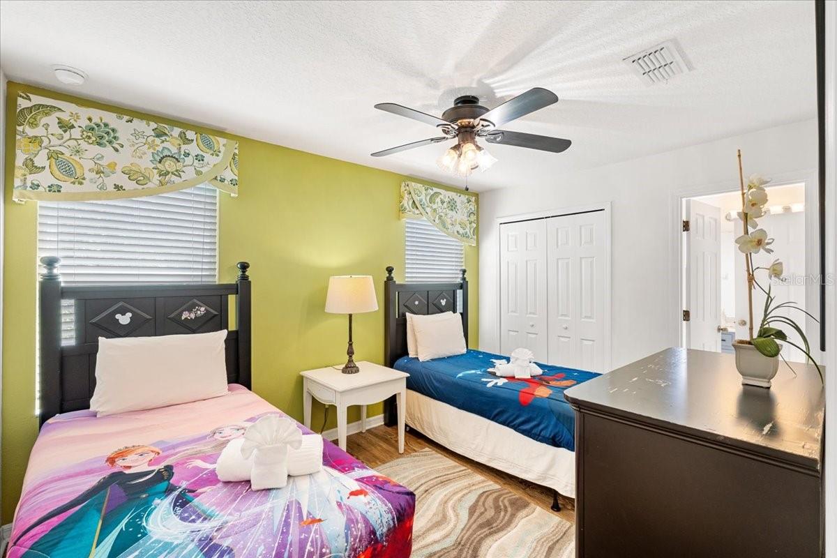 O6354938 Property Photo 24