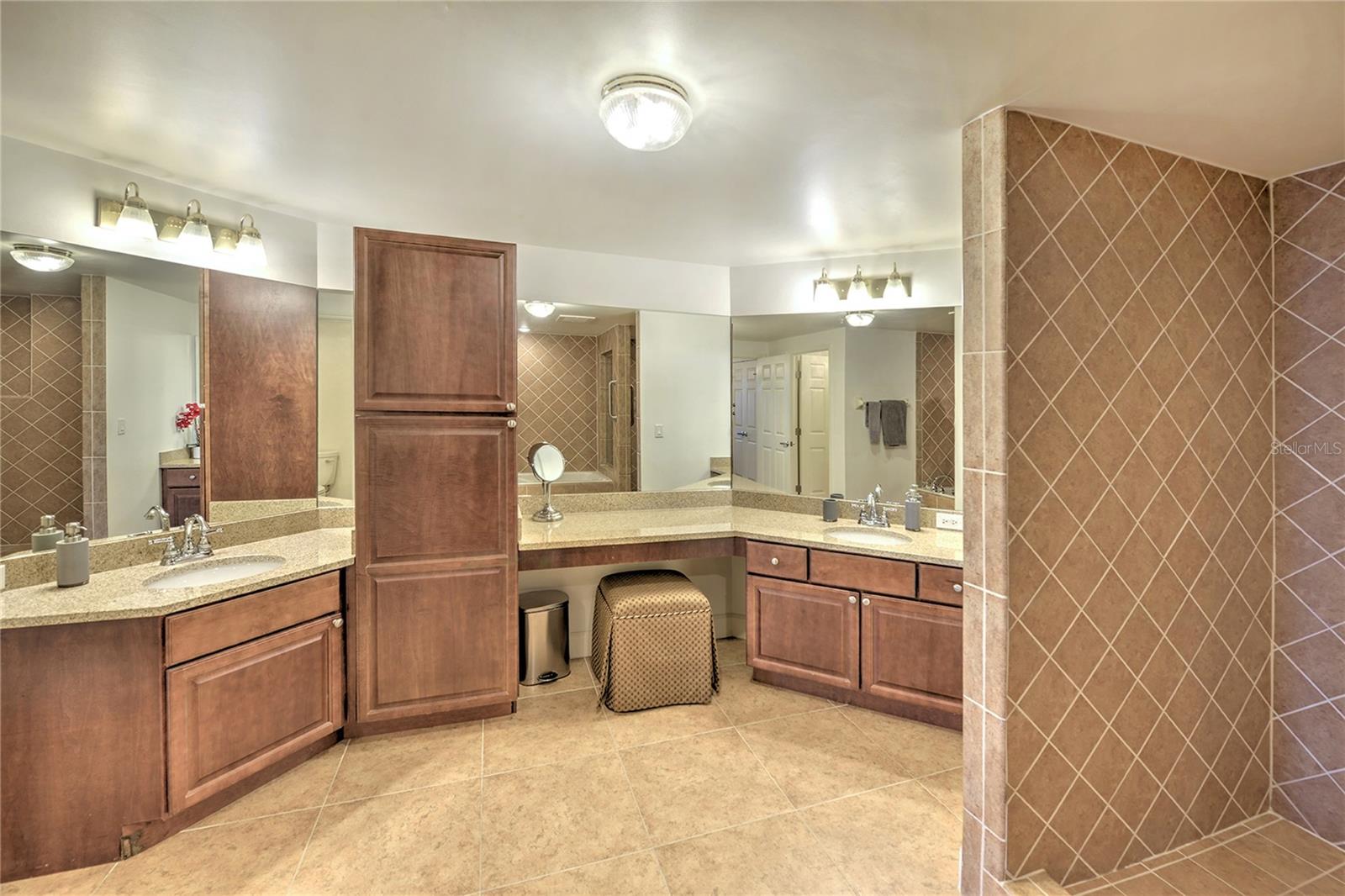 1900 N Atlantic Ave #1603 Property Photo 24
