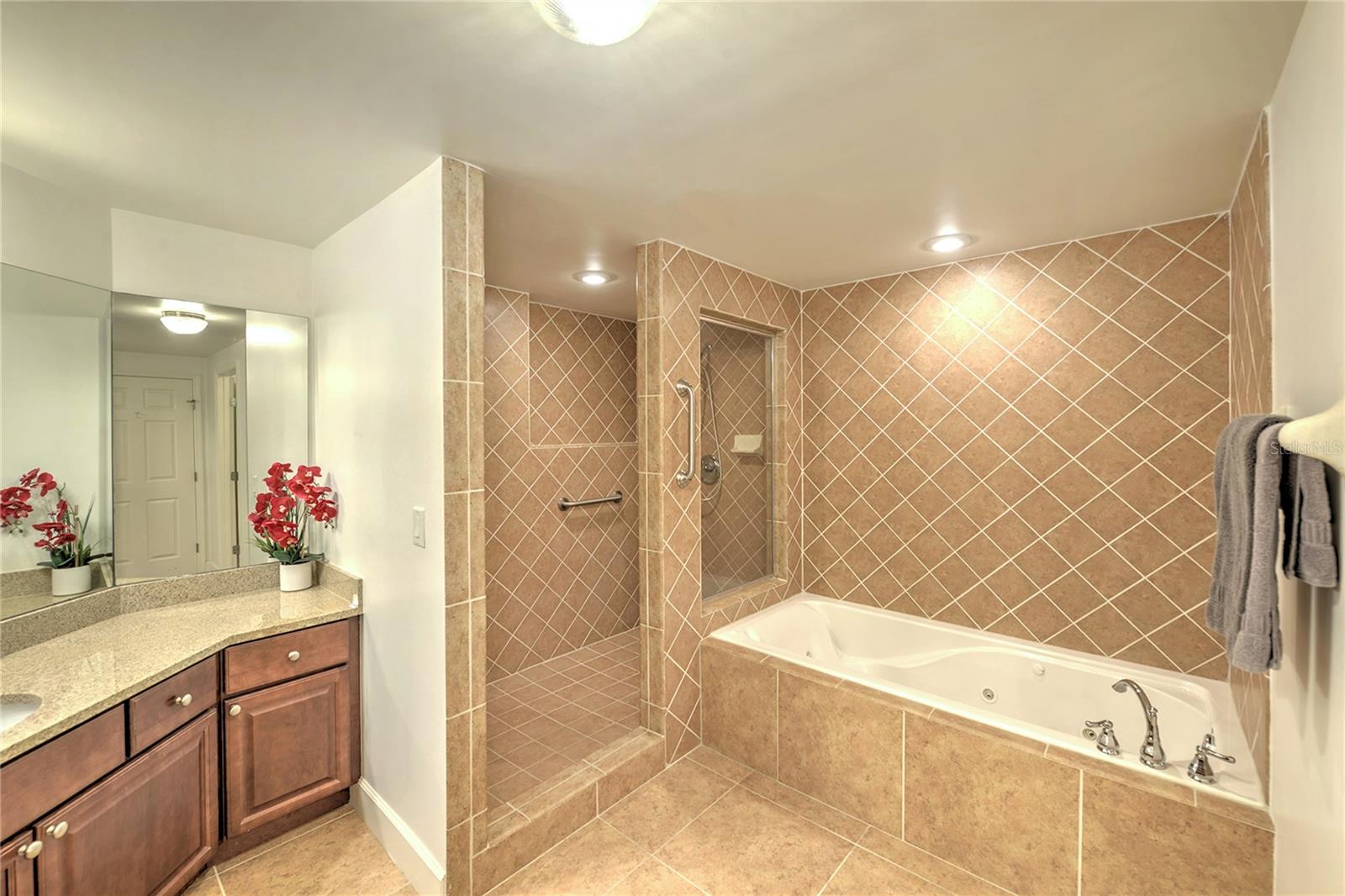 1900 N Atlantic Ave #1603 Property Photo 25