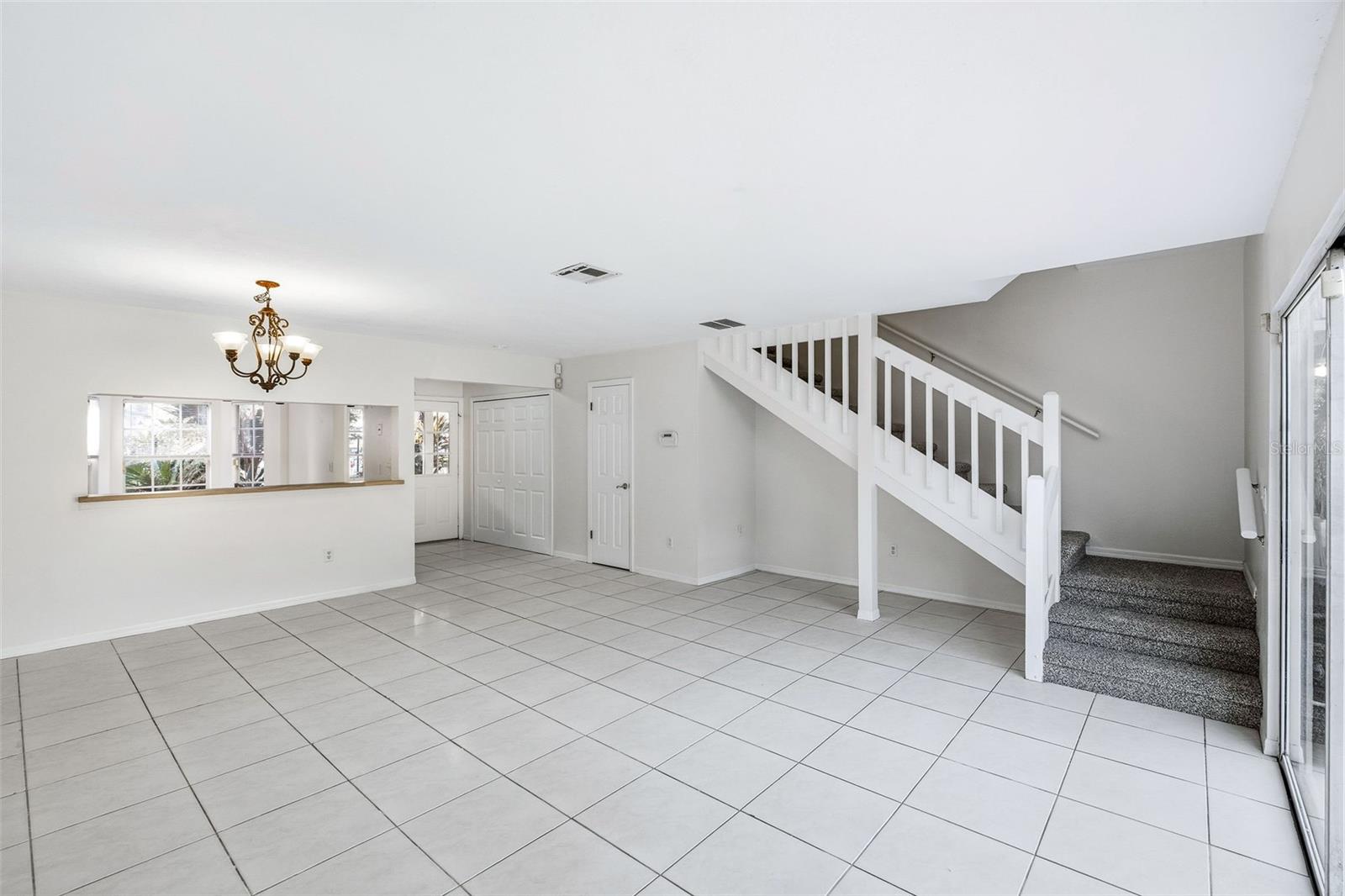 6040 Scotchwood Gln #105 Property Photo 6