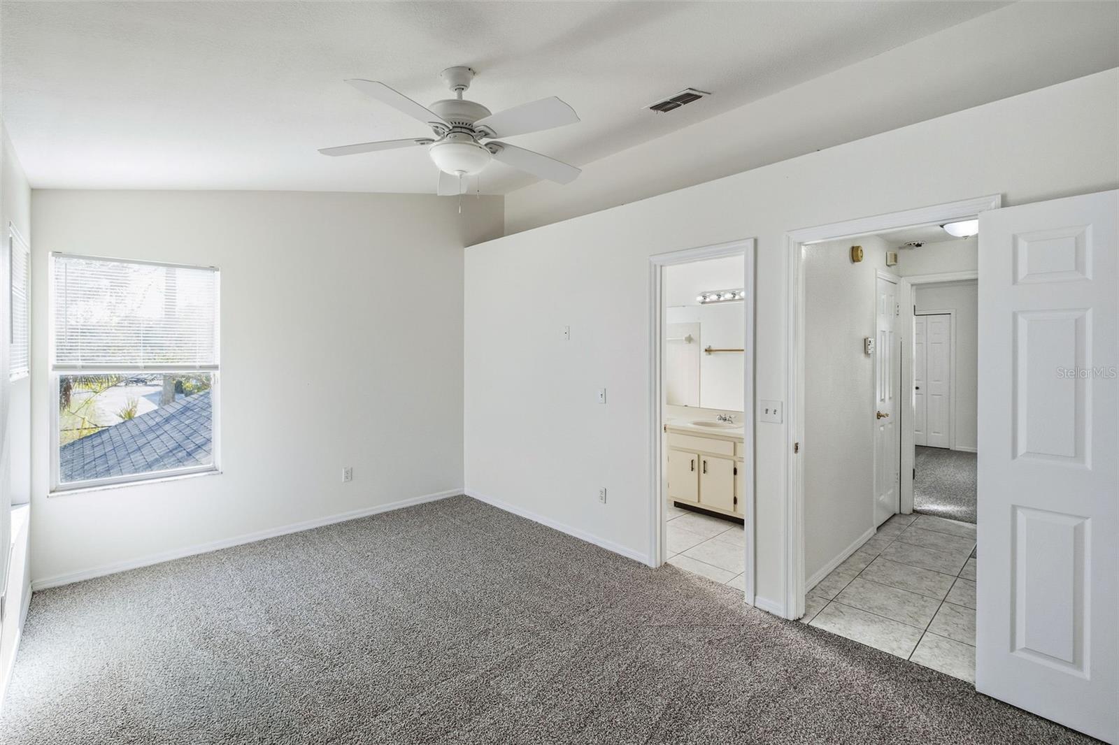 6040 Scotchwood Gln #105 Property Photo 16
