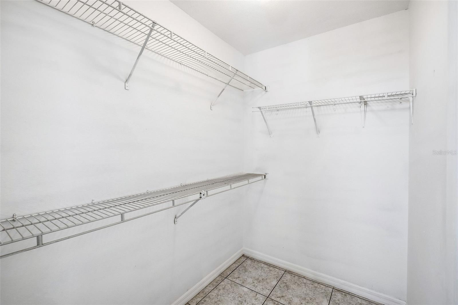 6040 Scotchwood Gln #105 Property Photo 25