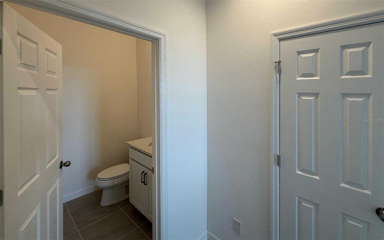 6708 Spotted Eagle Loop Property Photo 5