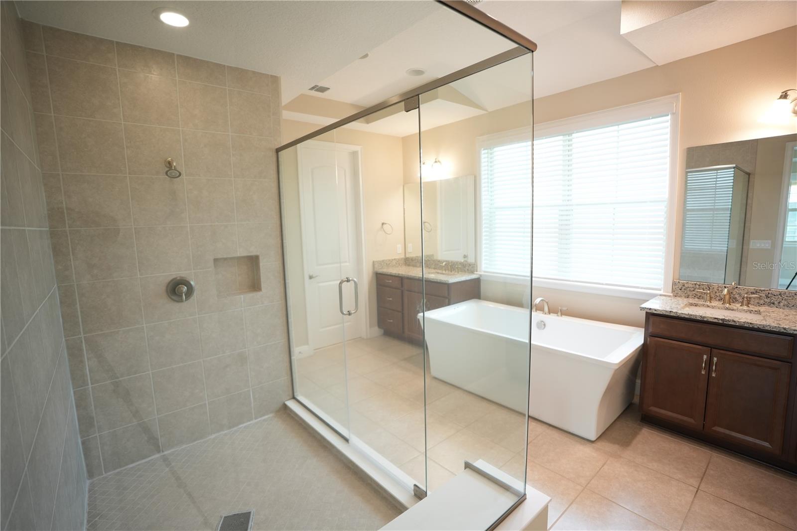 8112 Cleobury Dr Property Photo 34