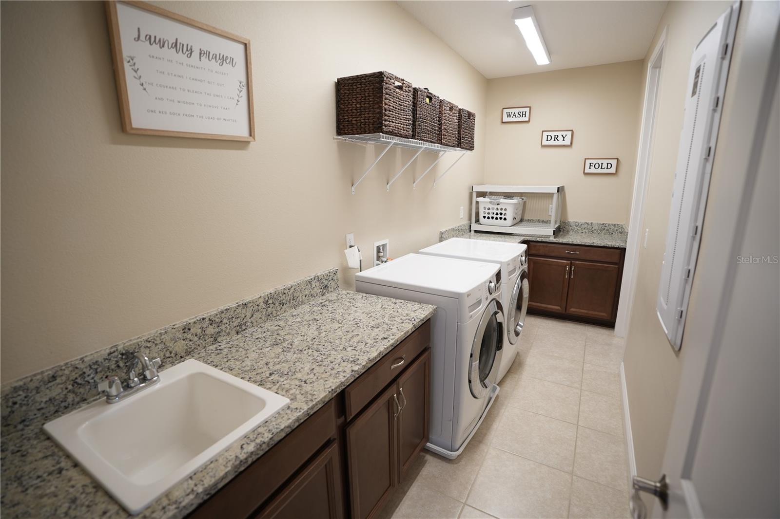 8112 Cleobury Dr Property Photo 36