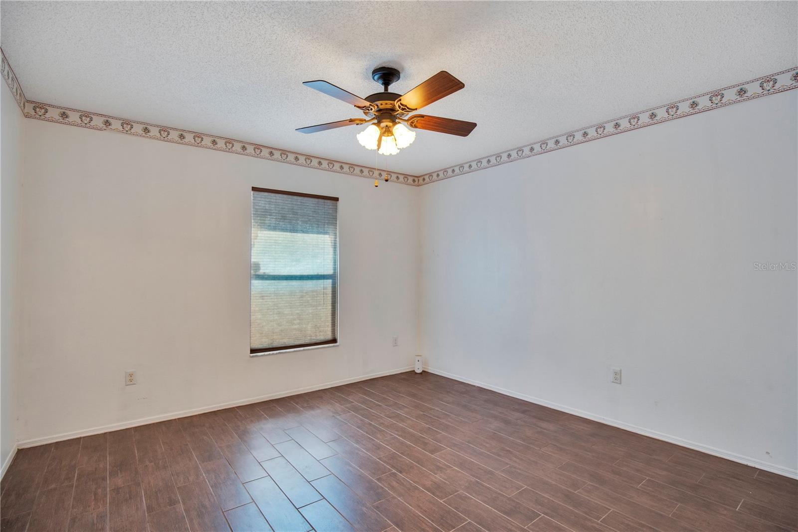 6019 Long Peak Dr Property Photo 11