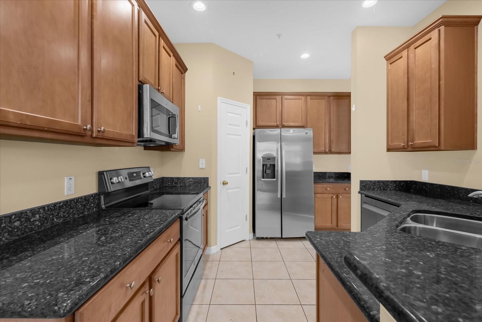 910 Ashworth Overlook Dr #a Property Photo 6