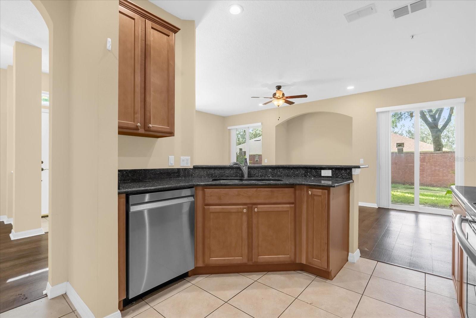 910 Ashworth Overlook Dr #a Property Photo 7