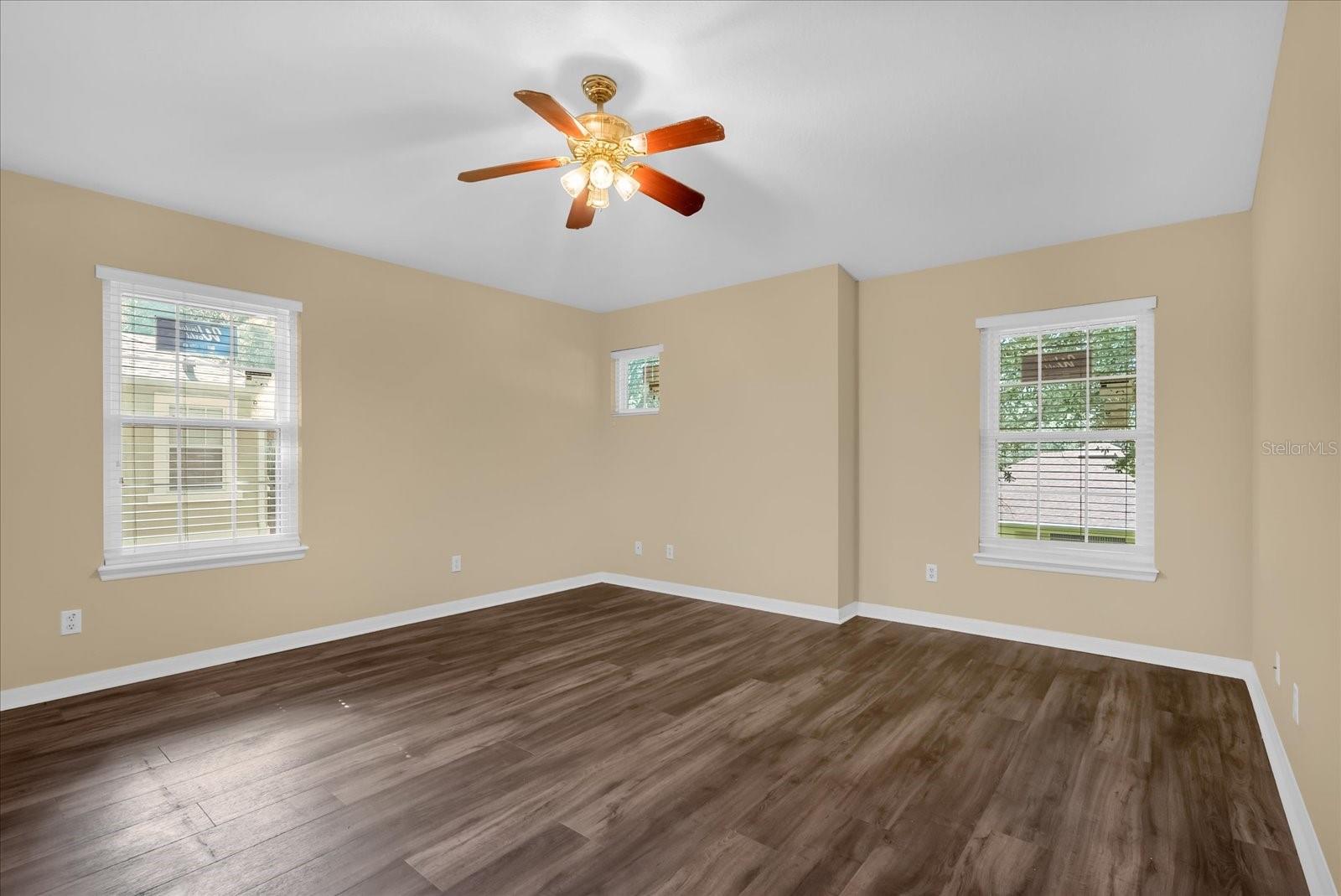 910 Ashworth Overlook Dr #a Property Photo 10