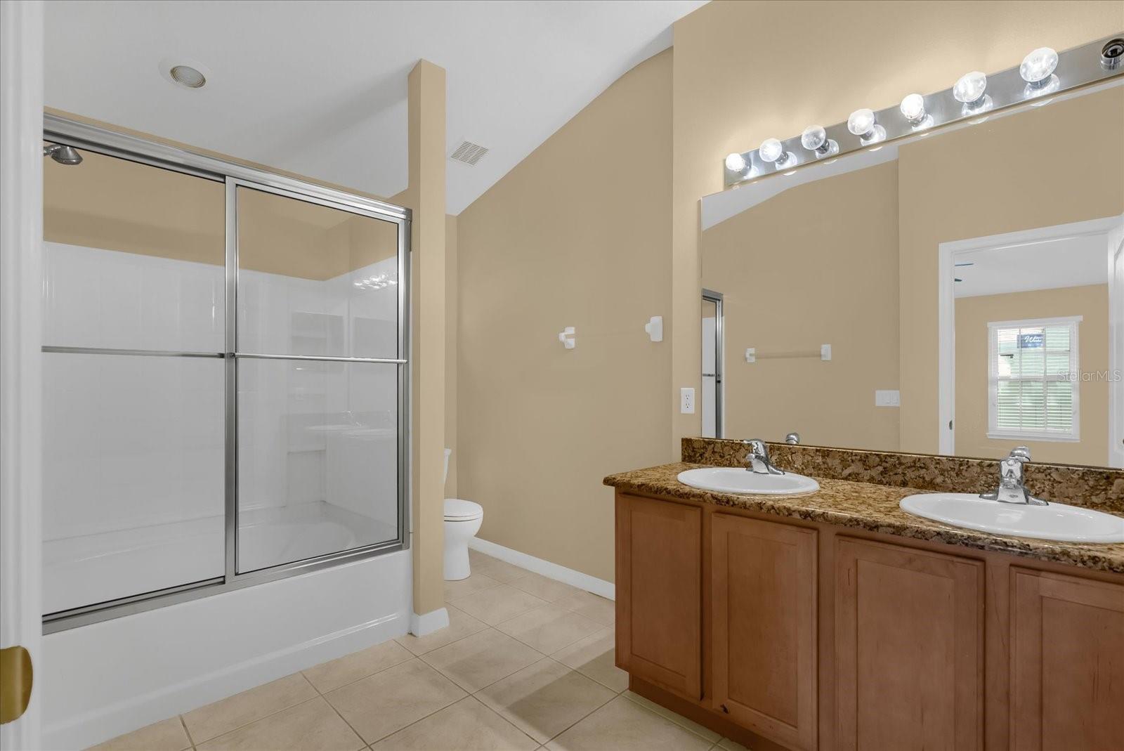 910 Ashworth Overlook Dr #a Property Photo 12